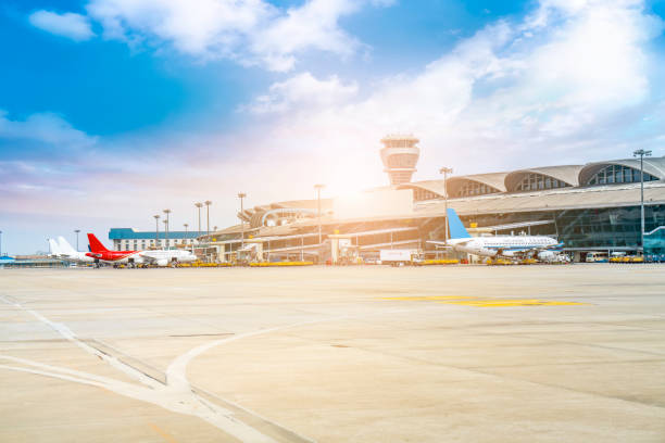 istock Airport apron airliner 1015523582