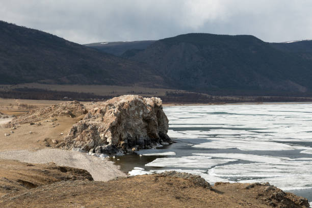 istock Floating of ice on Baikal lake 1015537348