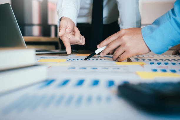 istock Businessmen teamwork brainstorming to discuss the investment. 1015551200