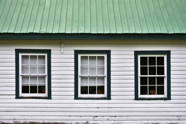 istock Old White and Green Wooden Window 1015559402
