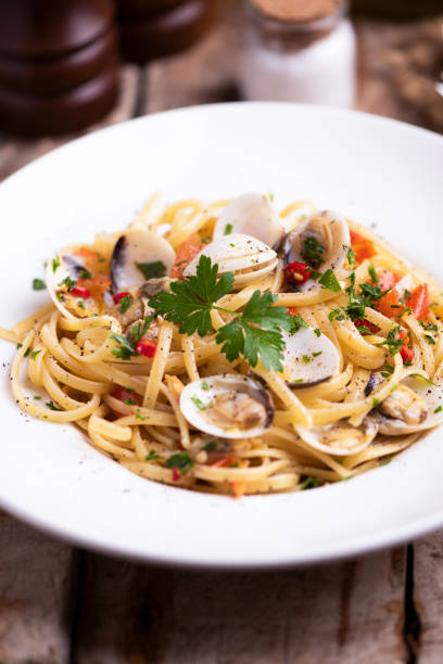istock Linguine pasta in a clams sauce 1015572136