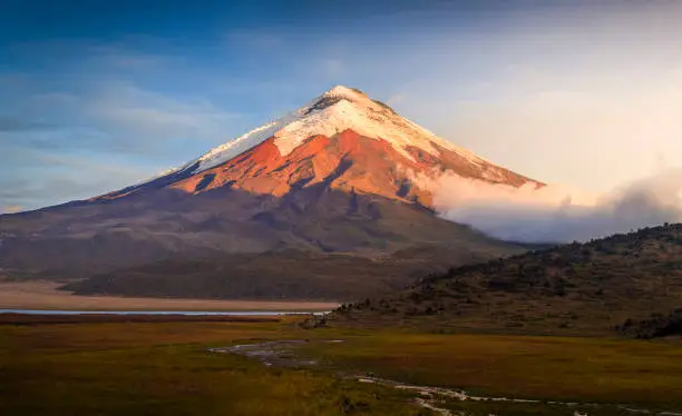 Among the thirty or more volcanoes I witnessed in my journey through South America, the one that doubtlessly most amazed me was the majestic Cotopaxi in Ecuador. Don’t know if it’s because it was the first one or because of the wild & insane paramo landscape that surrounds it.
