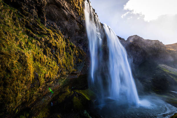 istock Seljalandsfoss - May 04, 2018: Seljalandsfoss waterfall, Iceland 1015604298