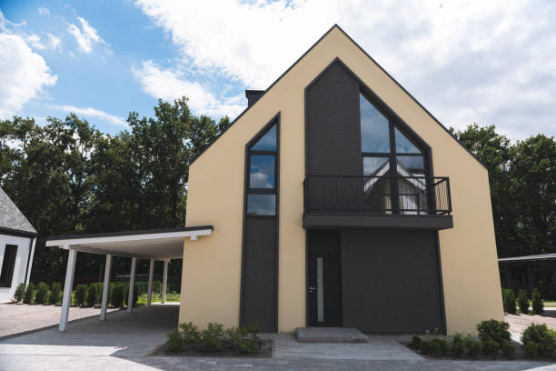 istock Facade of a beautiful modern house 1015613142