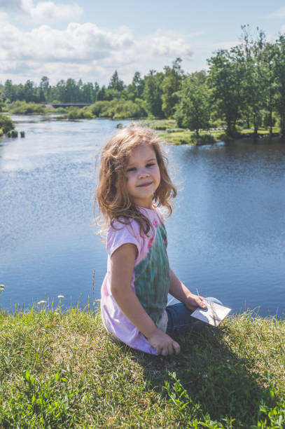 istock girl, child in the journey 1015621518