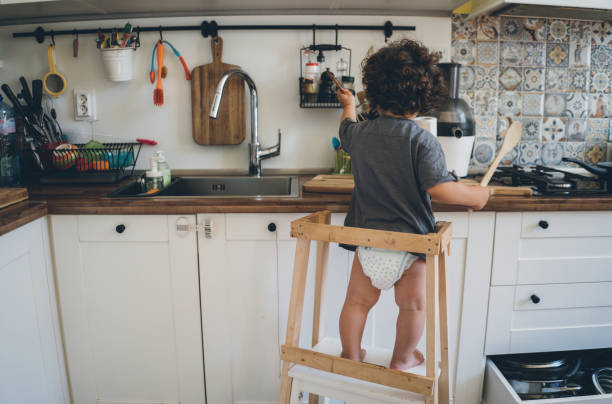 istock Toddler in the kitchen 1015639414