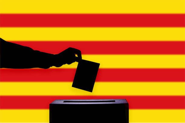 istock Catalonia flag with ballot box 1015650198