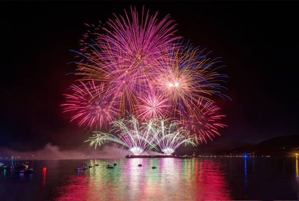 istock fireworks at sea inlet 1015689888