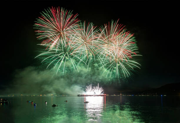 istock fireworks at sea inlet 1015689960
