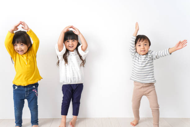 自宅で遊ぶお子様 - preschooler ストックフォトと画像