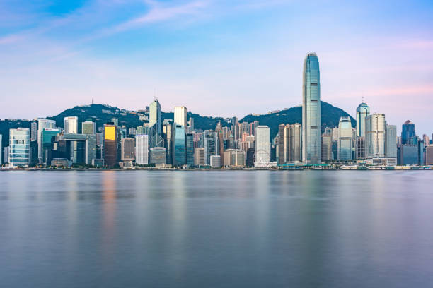 paisaje de horizonte de la ciudad de hong kong - international business center fotografías e imágenes de stock