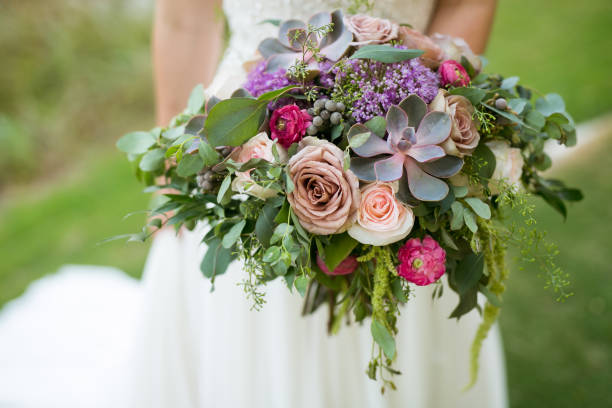 istock Wedding Bouquet/Flowers 1015757884