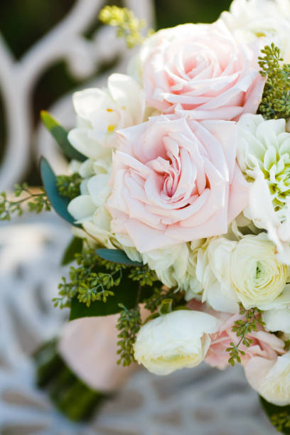 istock Wedding Bouquet/Flowers 1015762384