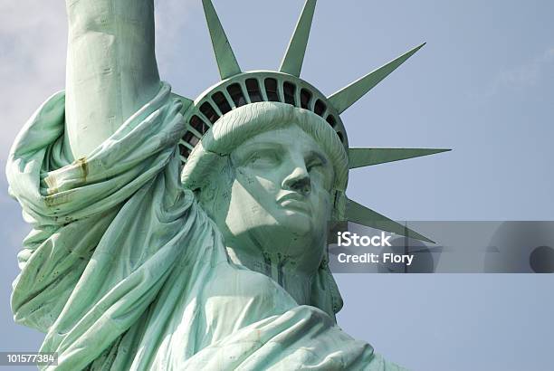 Foto de Liberty Island e mais fotos de stock de New York City - New York City, Coquetel Manhattan, Destino turístico