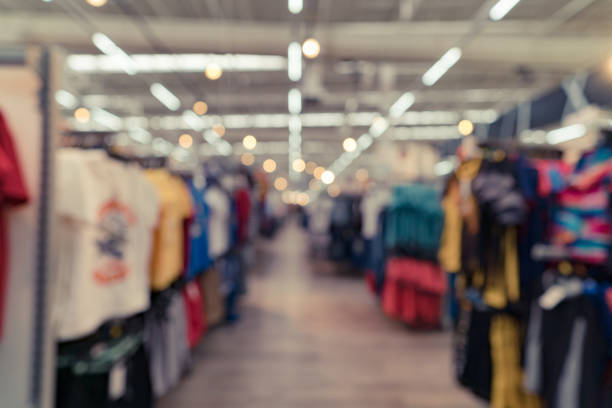 istock Blurred image of clothing store 1015921638