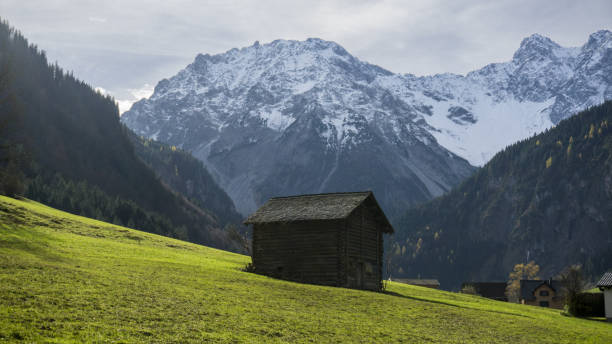 istock Small barn in the Alps 1015922560