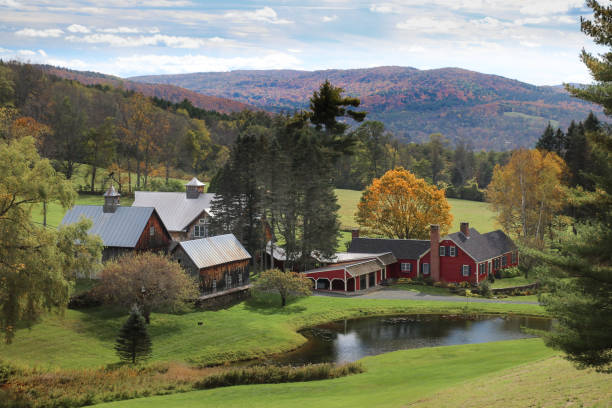 istock Vermont Fall Foliage Landscapes 1016011156