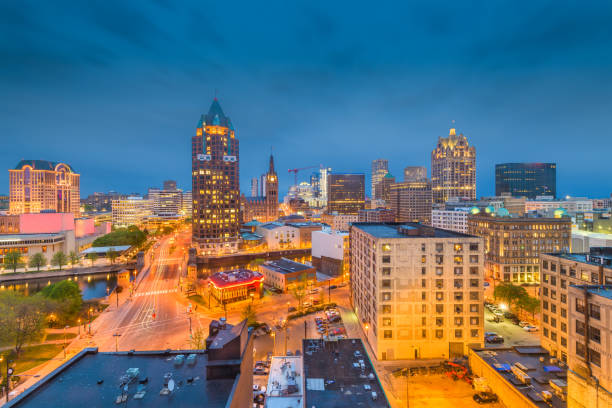 istock Milwaukee, WIsconsin Skyline 1016042760