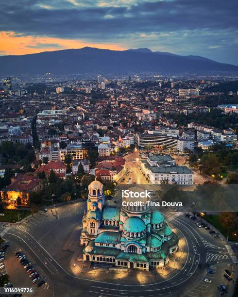 Sofía Bulgaria Foto de stock y más banco de imágenes de Bulgaria - Bulgaria, Sofía, Catedral de Alejandro Nevski - Sofía