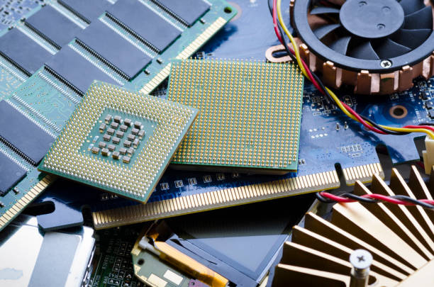 istock Processor and electronic boards for extraction of precious metals and recycling 1016189428