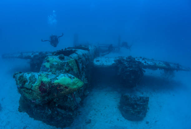 underwater world war ii flygplan - marshallöarna bildbanksfoton och bilder
