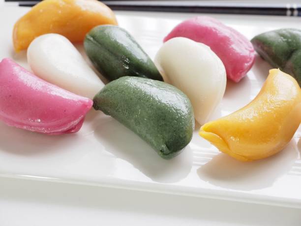 istock Asian food Songpyeon, Wind tteok 1016370034
