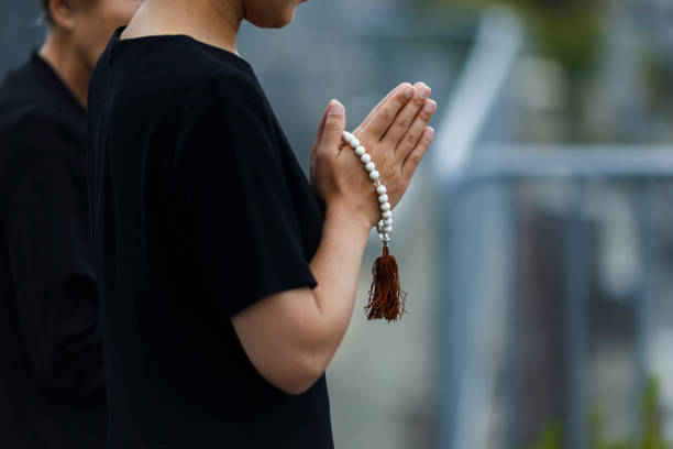istock Japanese women wearing mourning clothes 1016454300