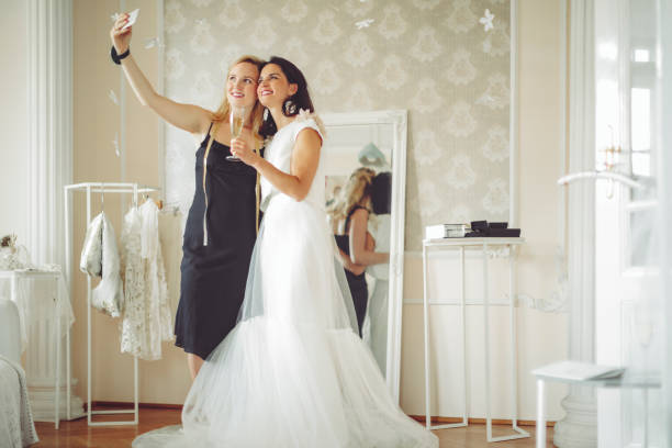 fashion designer is taking a selfie with her happy client - independence business women manual worker imagens e fotografias de stock