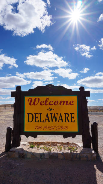 istock Welcome to Delaware road sign 1016498342
