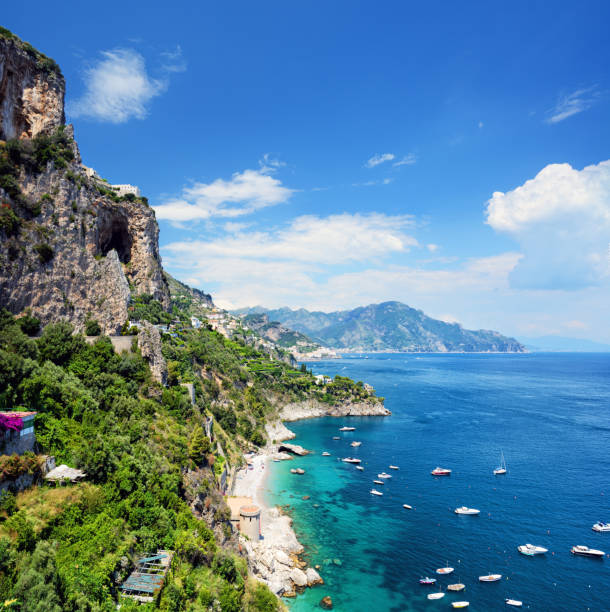 Amalfi town on Amalfi Coast (Campania, Italy)\n\n[h2 class=\