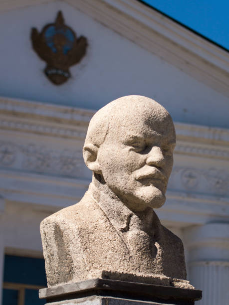 istock Sculpture of Lenin in Olgiy, Mongolia 1016523336