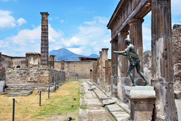 Apollo Temple in Pompeii Ruins of Apollo Temple in Pompeii, Naples, Italy pompeii ruins stock pictures, royalty-free photos & images