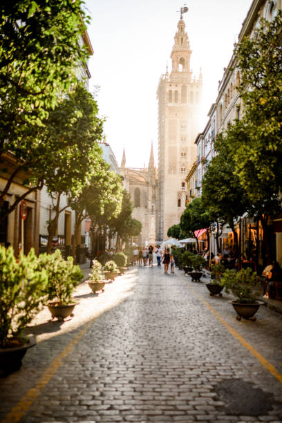 calle de sevilla, españa - seville sevilla house spain fotografías e imágenes de stock