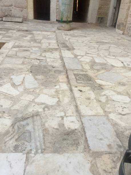 istock Antique floor in hammam 1016585624