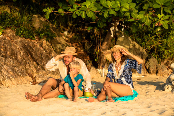 istock Family picnic on the beach 1016592826