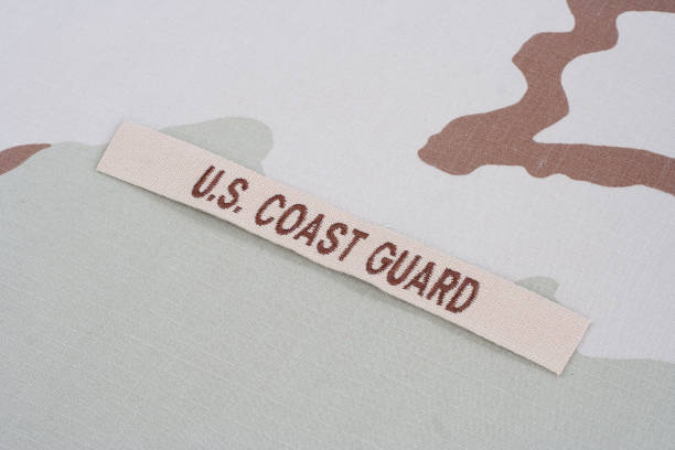 us coast guard branche ruban sur camouflage désert uniforme - afghan dog photos et images de collection