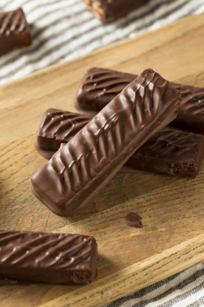 istock Sweet Homemade Milk Chocolate Candy Bars 1016953140