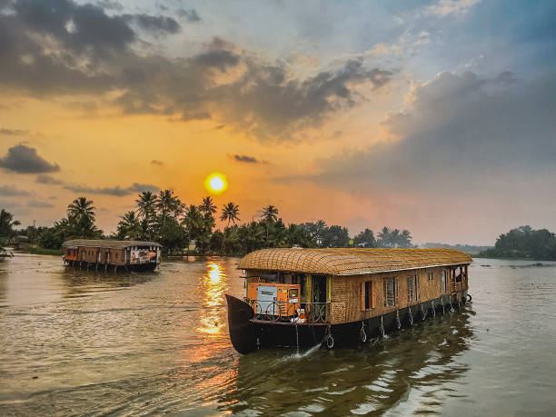 Shikara House Boat