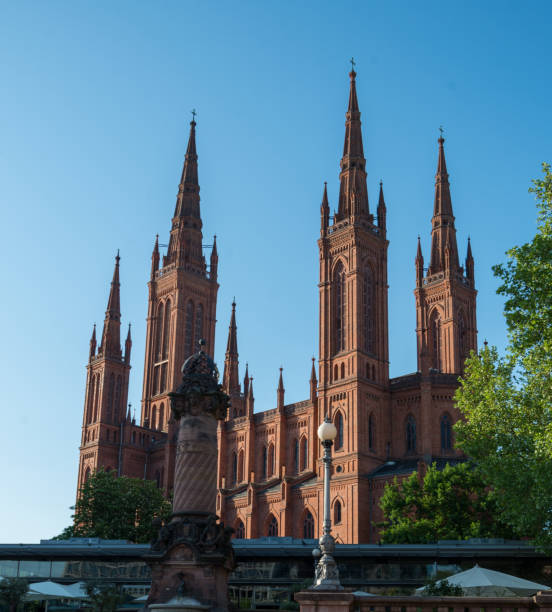 Marktkirche Wiesbaden Marktkirche in Wiesbaden on a summers afternoon church hessen religion wiesbaden stock pictures, royalty-free photos & images