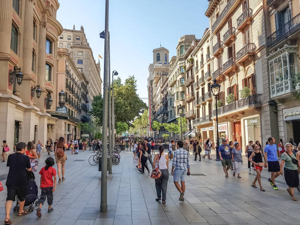 portal de l'angel, barcelona - store street barcelona shopping mall imagens e fotografias de stock