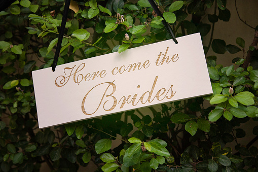 brides sign
