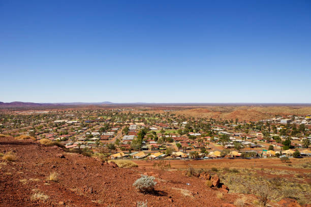 newman w australii zachodniej - town australia desert remote zdjęcia i obrazy z banku zdjęć