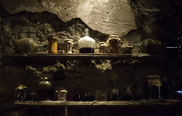 ancient witchcraft objects - old laboratory alchemy alchemist imagens e fotografias de stock