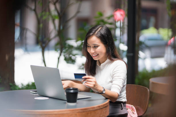 istock Shopping From The Chair 1017721390