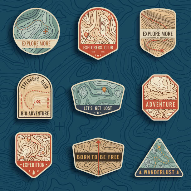 ilustrações, clipart, desenhos animados e ícones de conjunto de nove emblemas de viagem mapa topográfico. aventura ao ar livre emblemas, distintivos e patches logotipo. rótulos de acampamento de floresta no estilo vintage. padrão de mapa com textura de montanha e grade - território selvagem