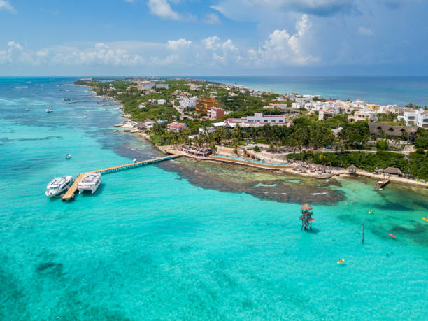 istock Women's Island aerial view 1017973976