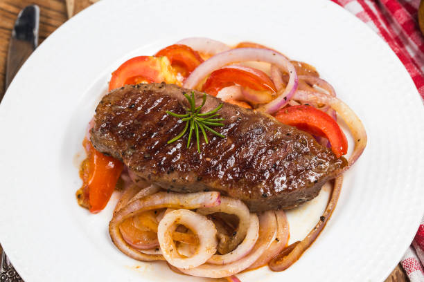 bife frito, tomate, cebola - sirloin steak top sirloin onion food state - fotografias e filmes do acervo