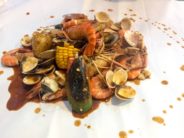 istock Shrimp Boil or Seafood Boil 1018103122