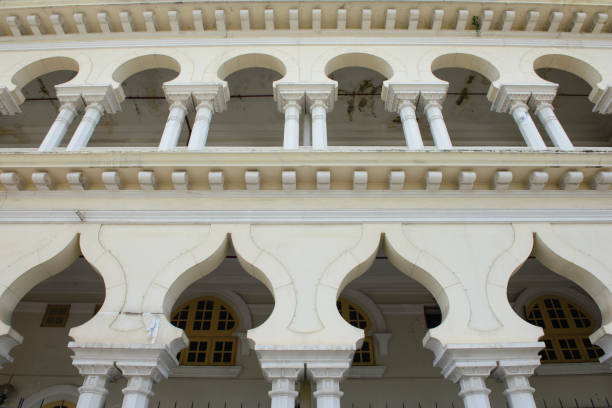 istock Unique design pattern of mosque windows and pillars 1018106890