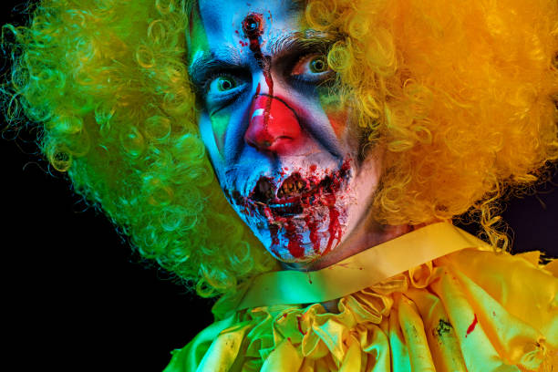 istock Yellow Halloween Clown 1018109858